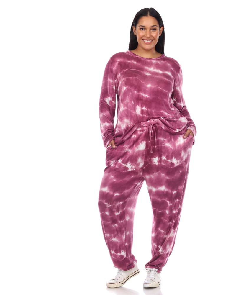 Front of a model wearing a size 4X 2 Piece Tie Dye Lounge Set in Violet Tie-Dye by White Mark. | dia_product_style_image_id:247781